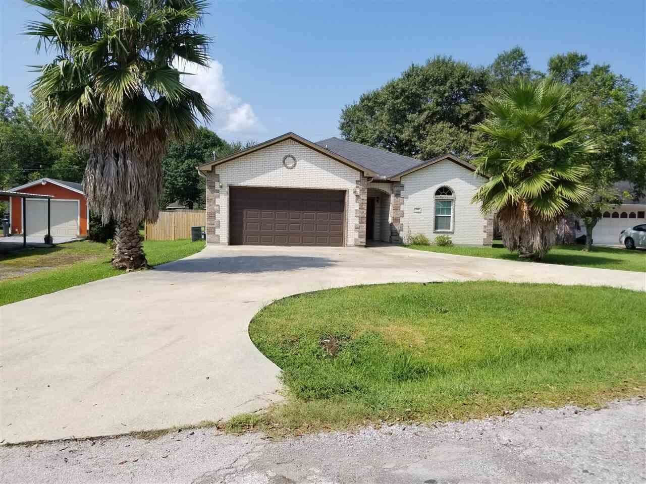 Property Photo:  216 Thorn Ridge Street  TX 77611