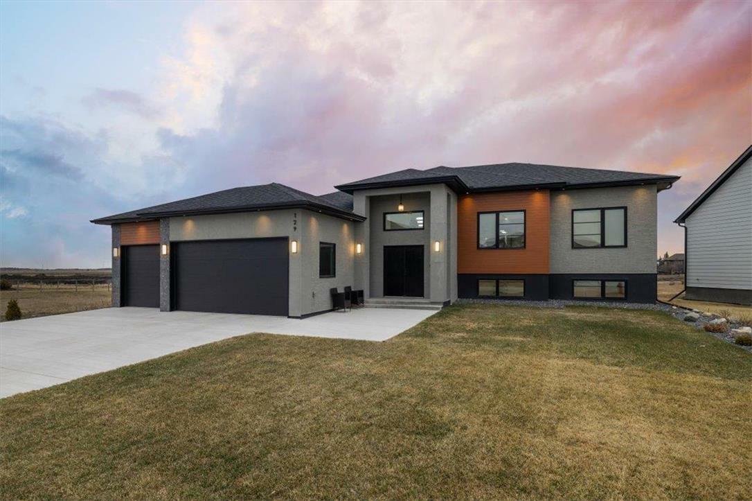 129 Wyndham Estate Drive  Steinbach MB R5G2K6 photo