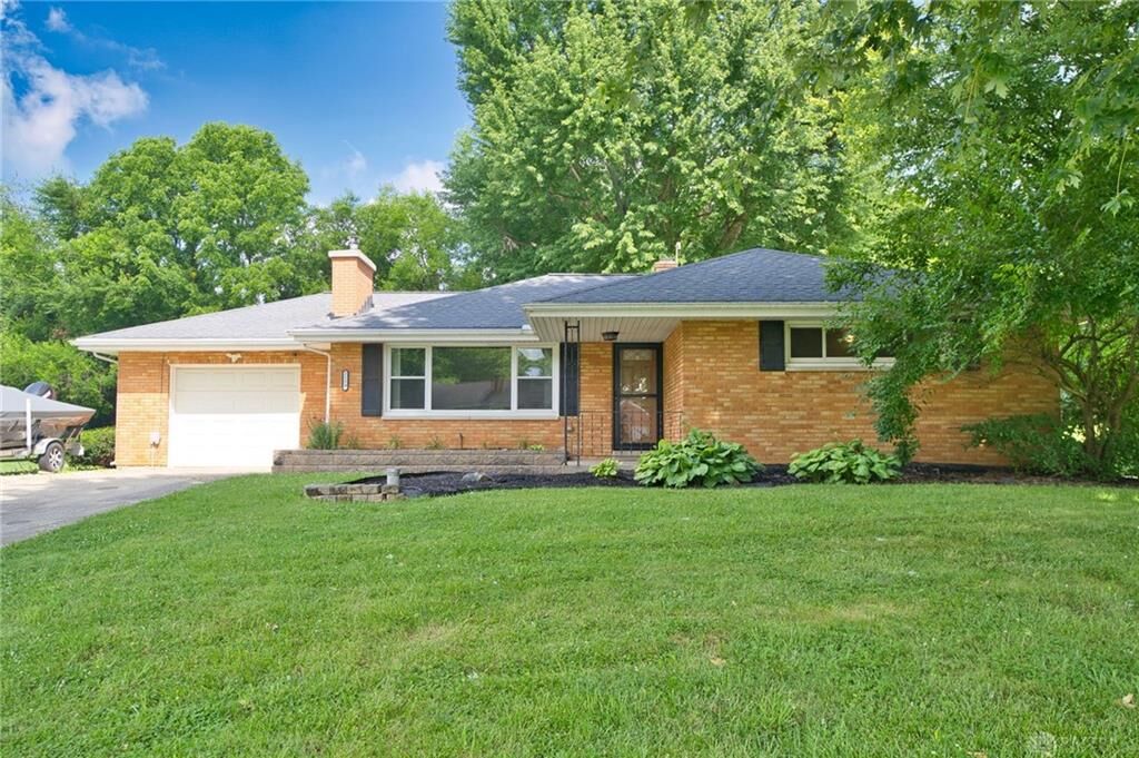Property Photo: 2113 Hilltop Road OH 45385