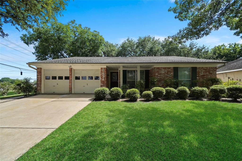 Property Photo: 11934 Monticeto Lane TX 77477