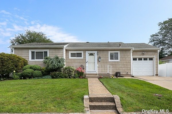 45 Margaret Drive E  Plainview NY 11803 photo