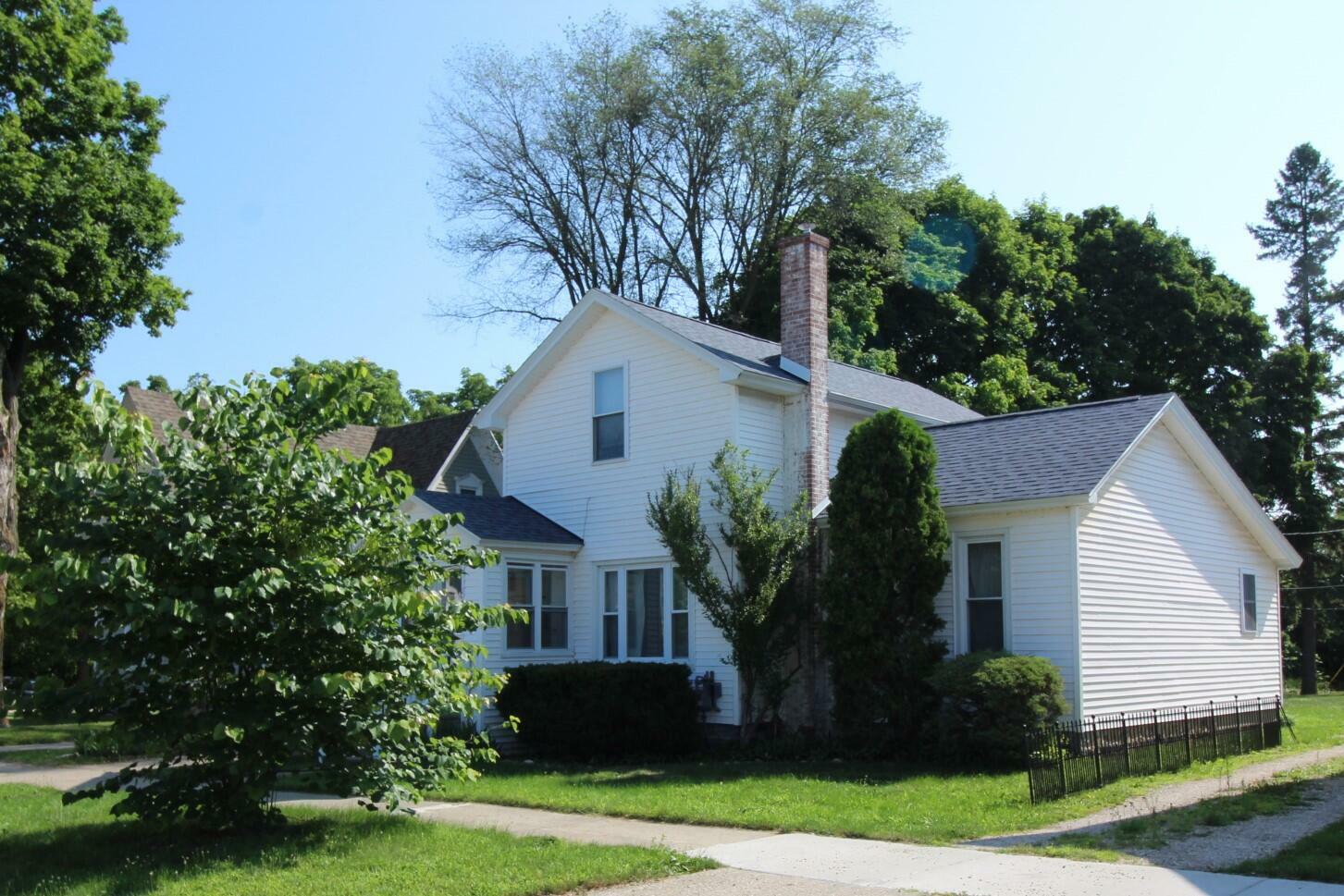 Property Photo: 228 N Warren Avenue MI 49307