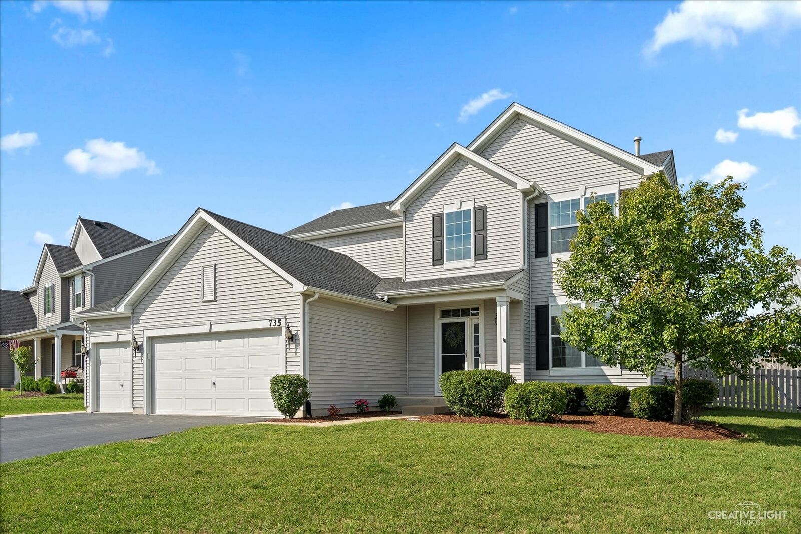 Property Photo:  735 Kentshire Drive  IL 60560 