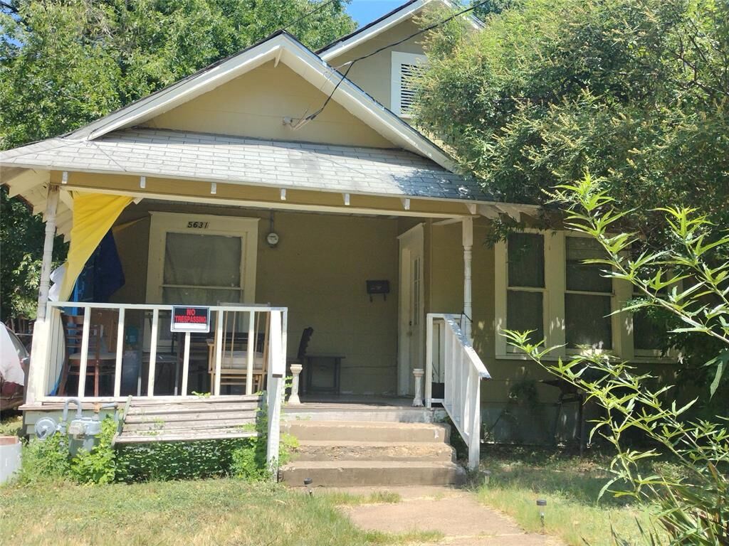 Property Photo: 5631 East Side Avenue TX 75214