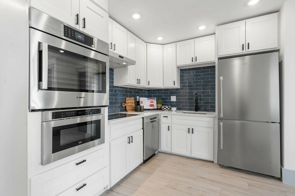 Property Photo: 566 Commonwealth 302 MA 02215