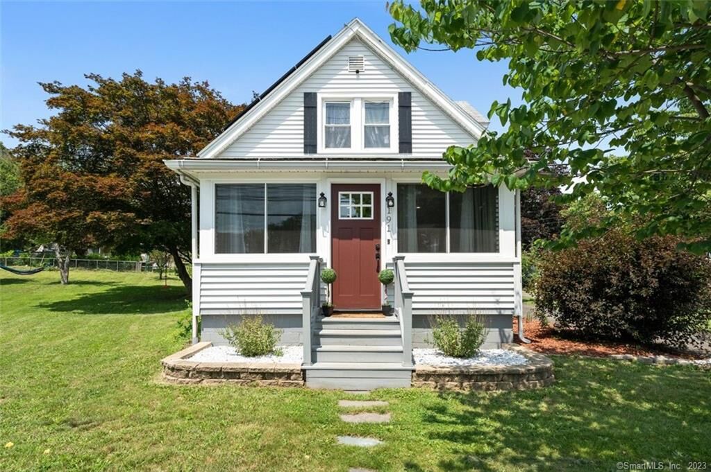 Property Photo:  191 Maple Street  CT 06405 