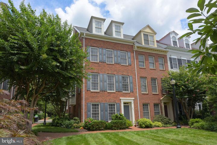 341 S Fayette Street  Alexandria VA 22314 photo