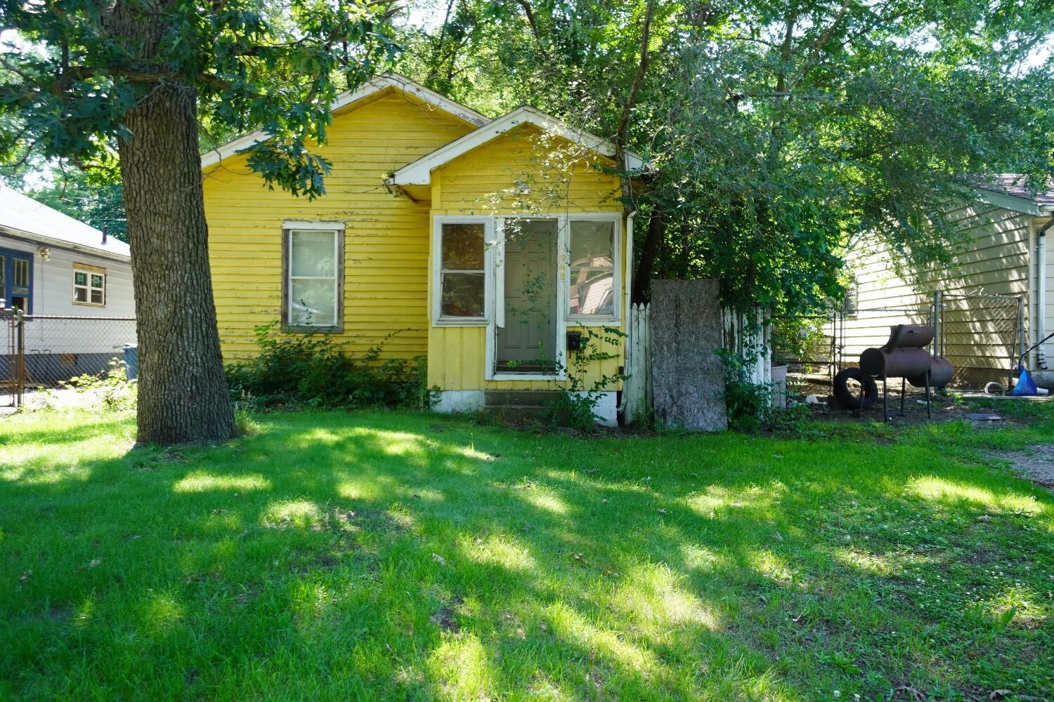 Property Photo:  948 Matthews Street  IN 46406 