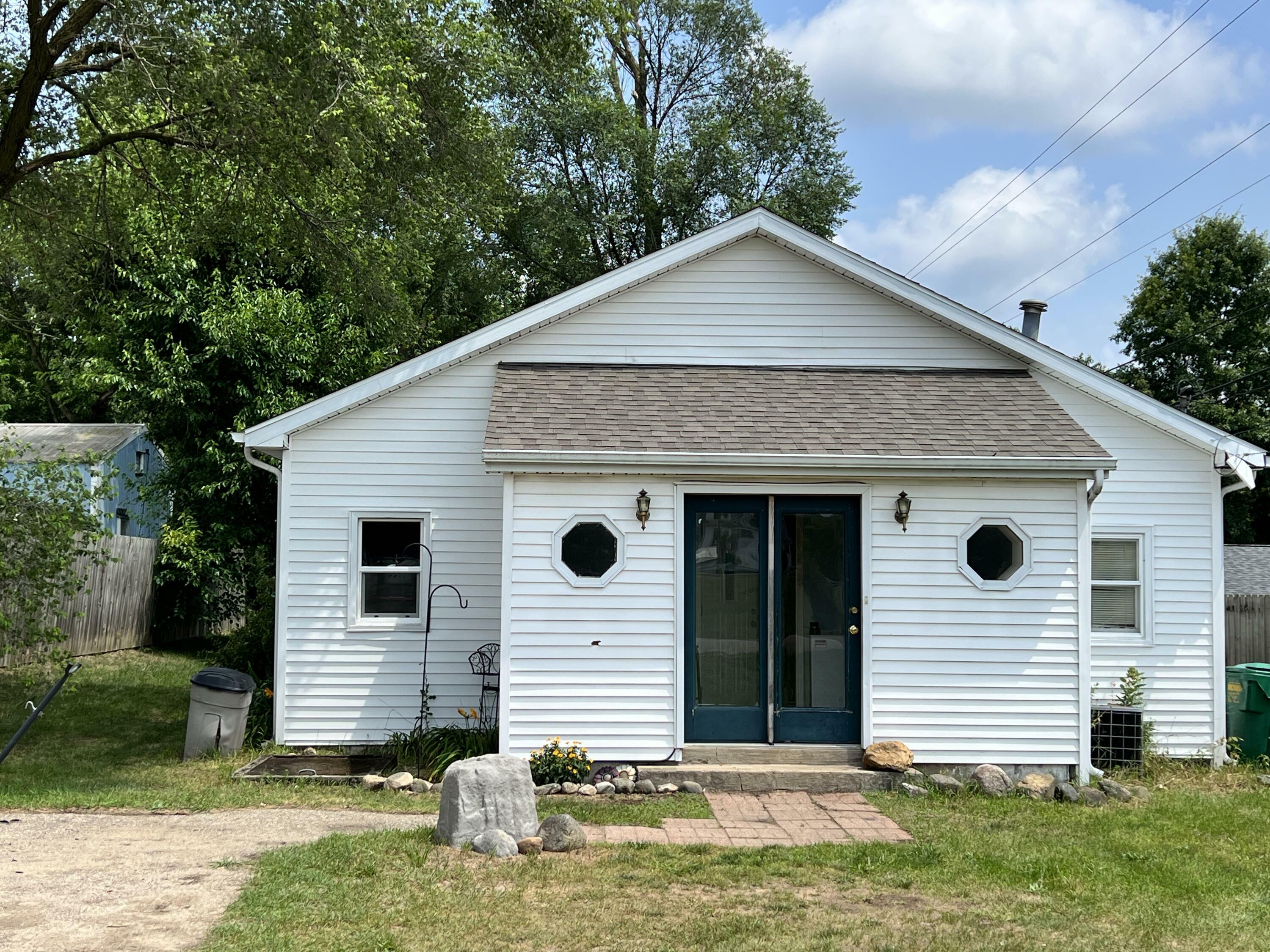 Property Photo:  1187 Leet Road  MI 49120 