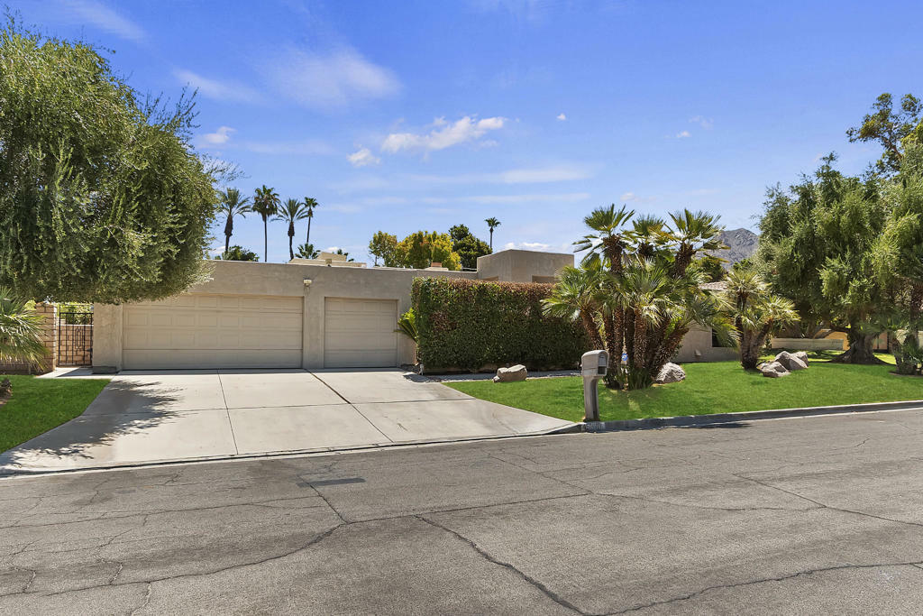 Property Photo:  45370 Cielito Drive  CA 92210 