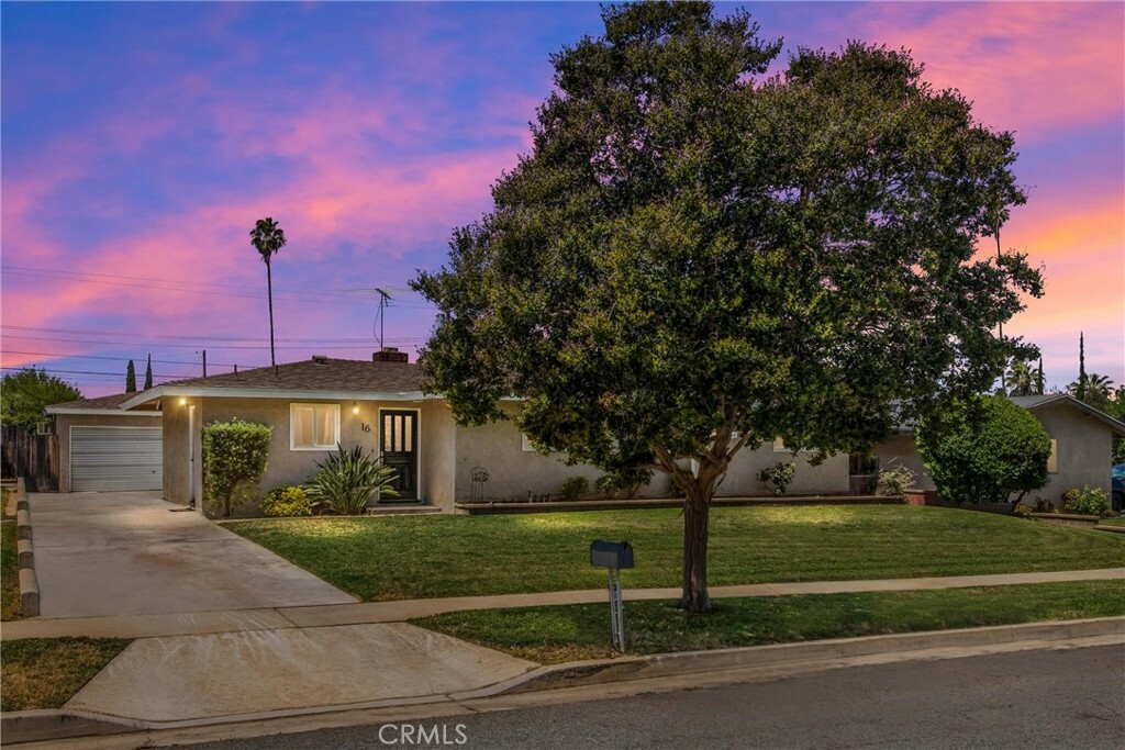 Property Photo: 16 Roma Street CA 92373