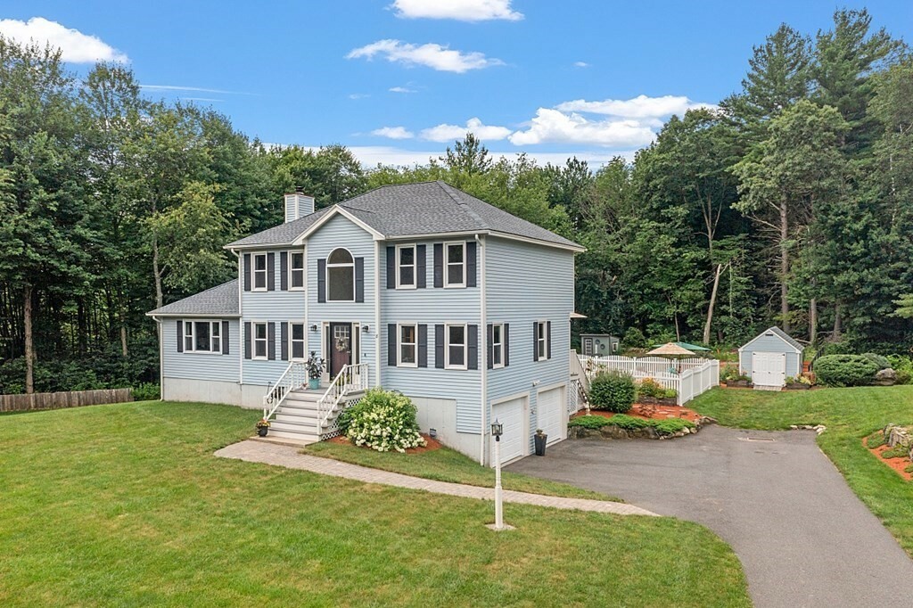 Property Photo:  8 Hammond Farm Rd  MA 01832 