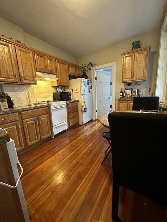 Property Photo:  29 Myrtle Street 4  MA 02114 