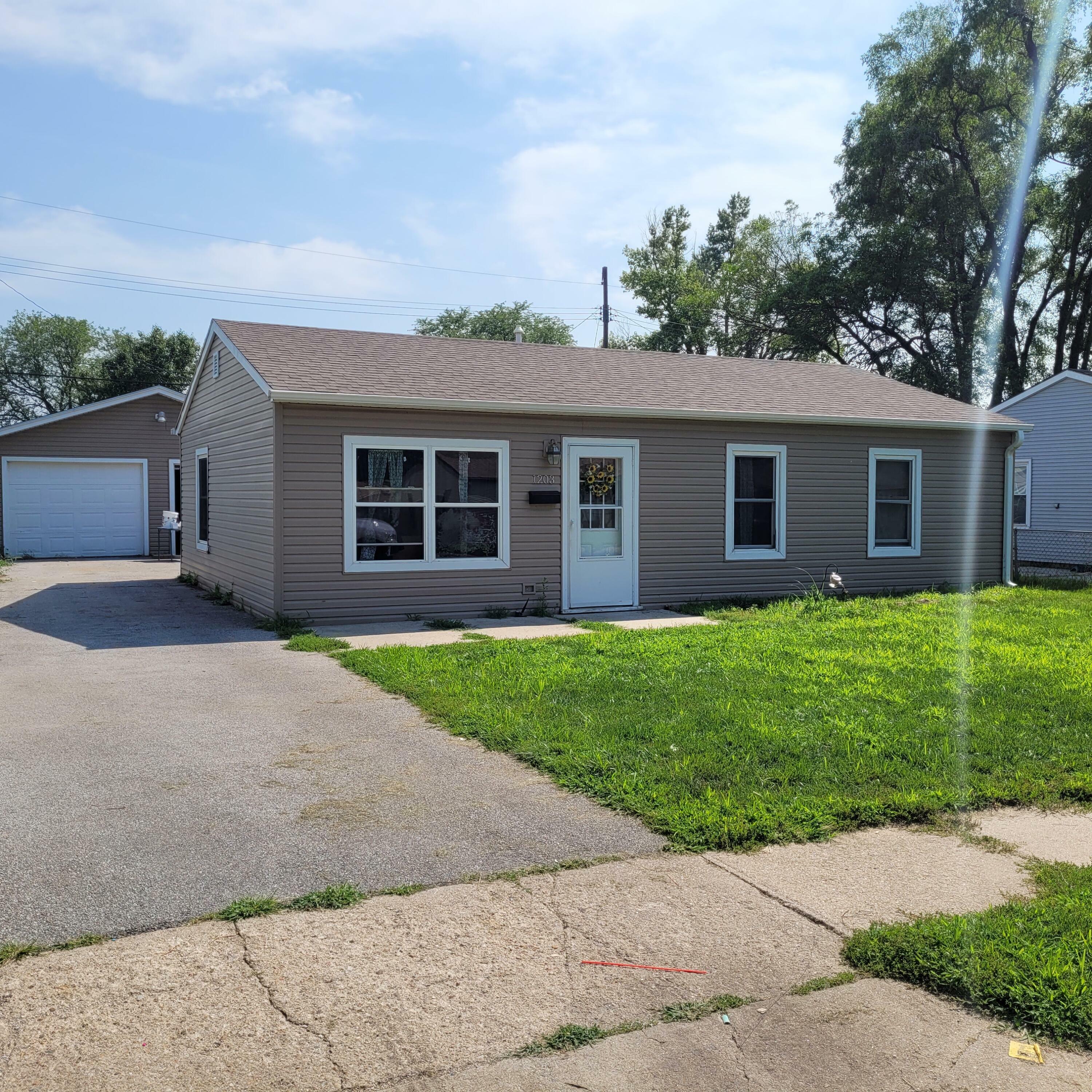 Property Photo:  1203 Hiatt  Street  IA 51510 