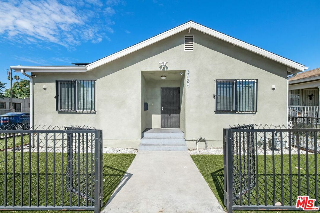 Property Photo: 6535 Estrella Ave CA 90044