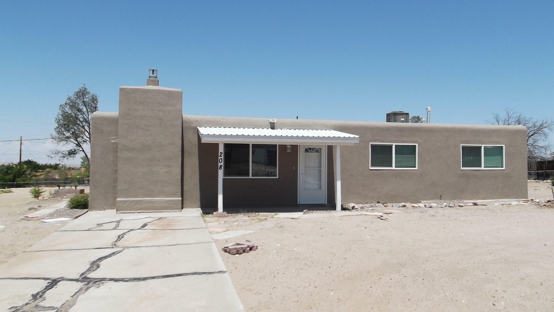 Property Photo:  208 McDougal Avenue  NM 87002 