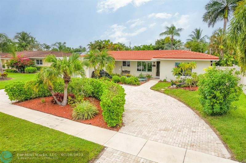 Property Photo:  171 SE 12th Ct  FL 33060 