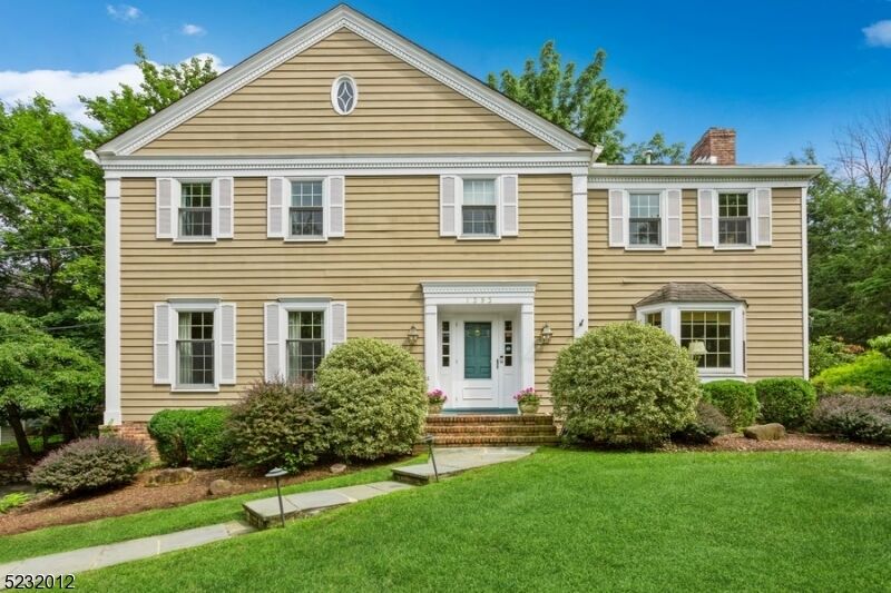 Property Photo: 1393 Knightsbridge Rd NJ 07092