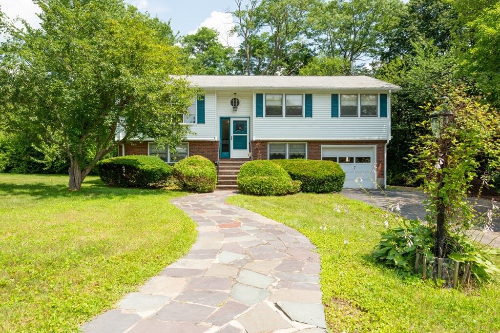 Property Photo:  6 Purcell Dr  MA 01821 