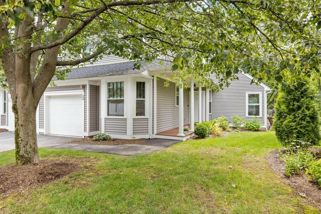 Property Photo: 20 Maple Ridge Dr 20 MA 01803