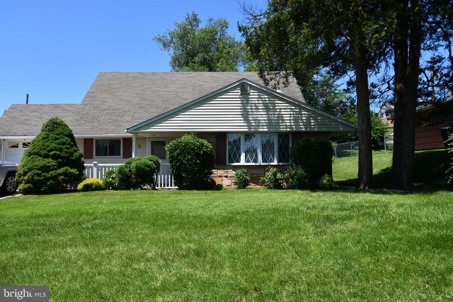 Property Photo:  9 Hydrangea Road  PA 19056 