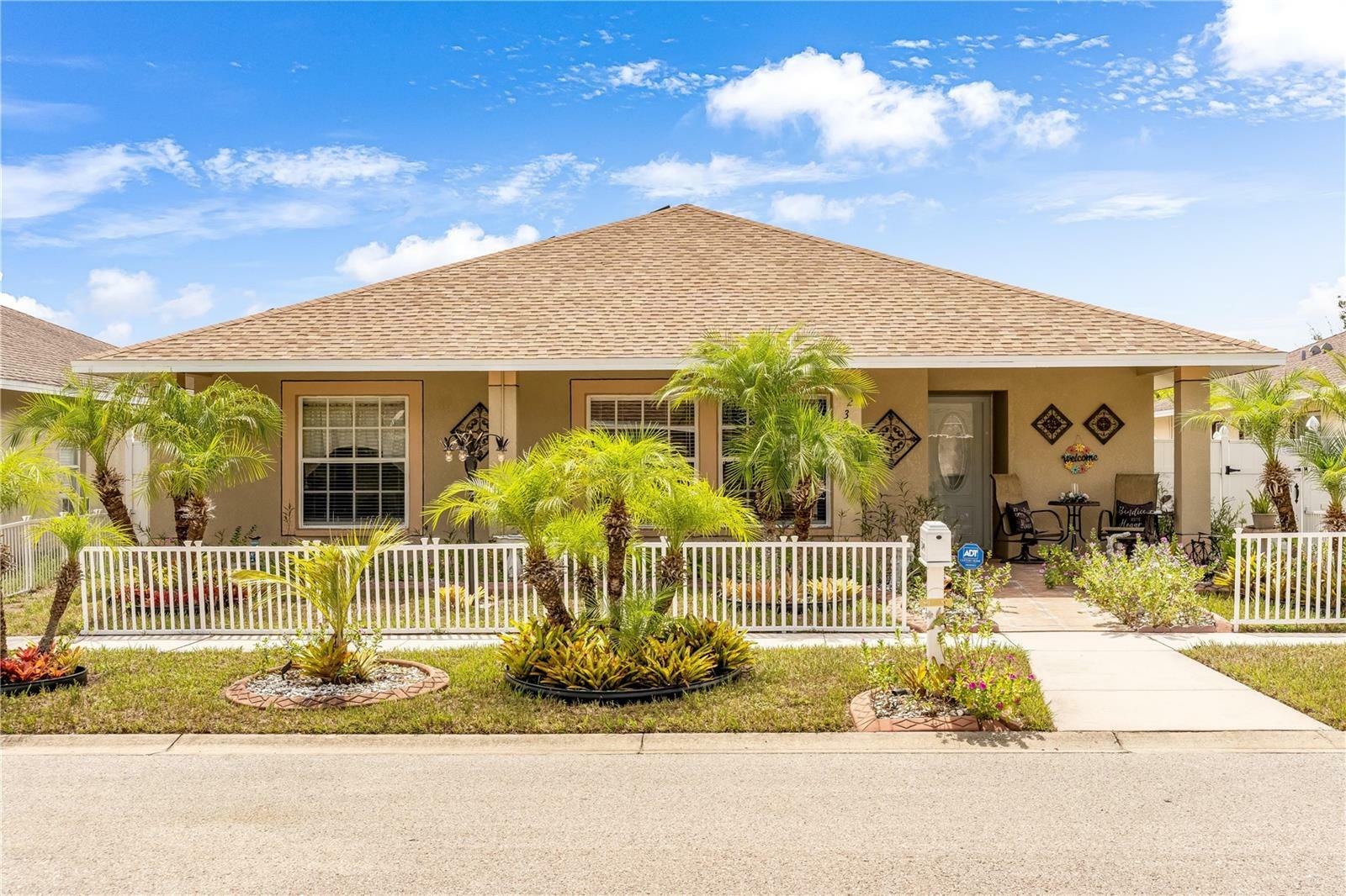 Property Photo:  2309 Pleasure Run Drive  FL 33570 