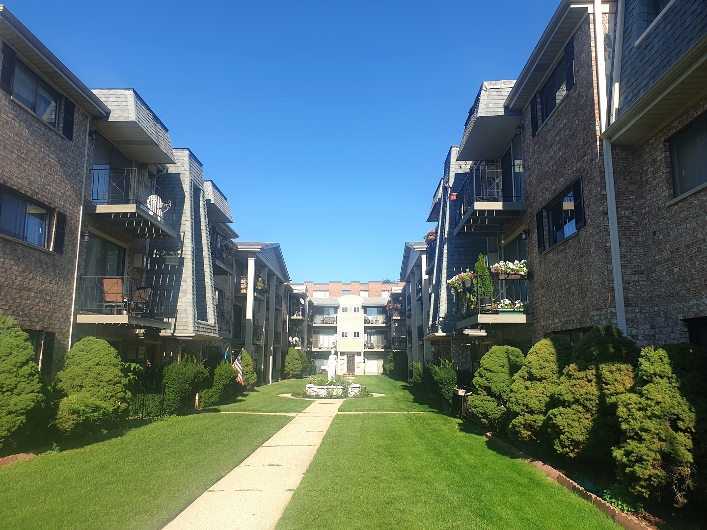 Property Photo:  5319 N Delphia Avenue 219  IL 60656 