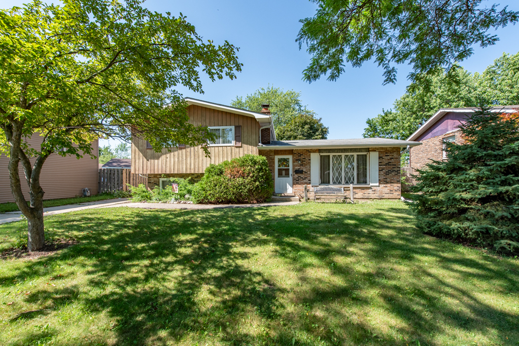 Property Photo: 2730 Audrey Avenue IL 60087