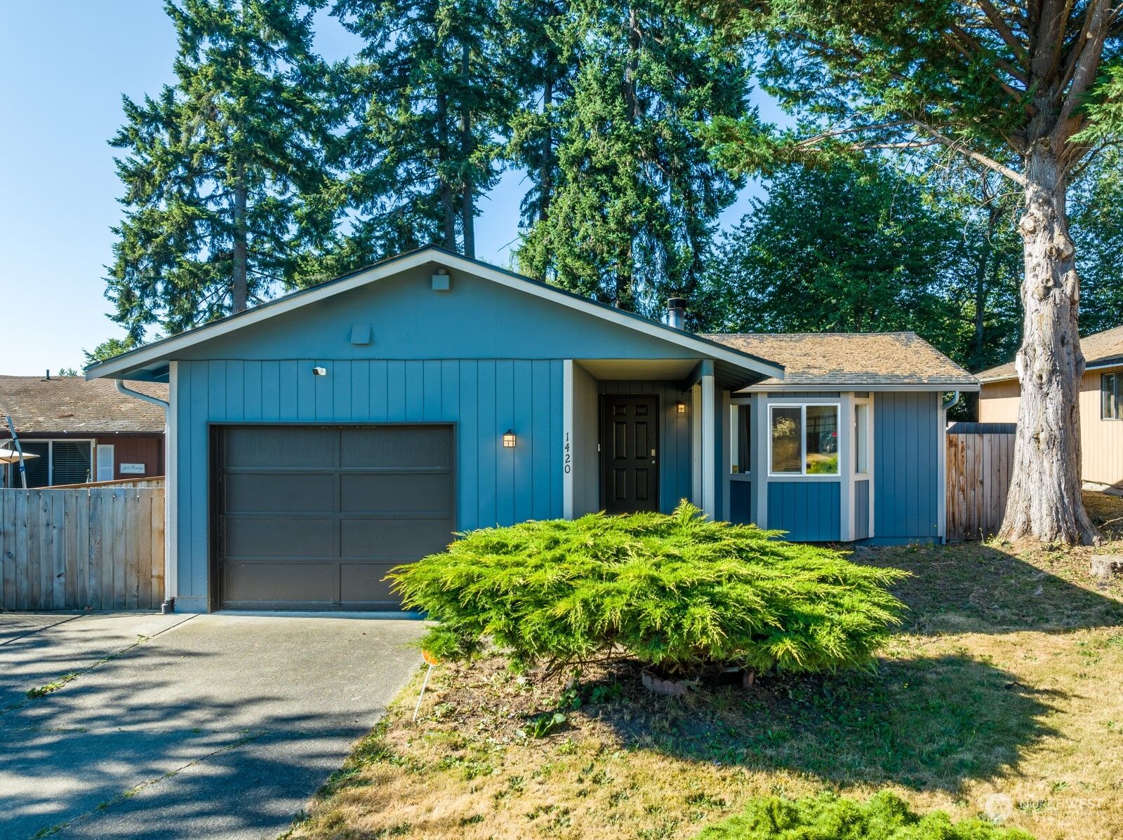 Property Photo:  1420 S 85th St  WA 98444 