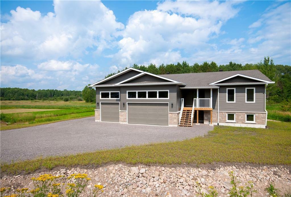 28 Oakridge Drive  Corbeil ON P0H1K0 photo