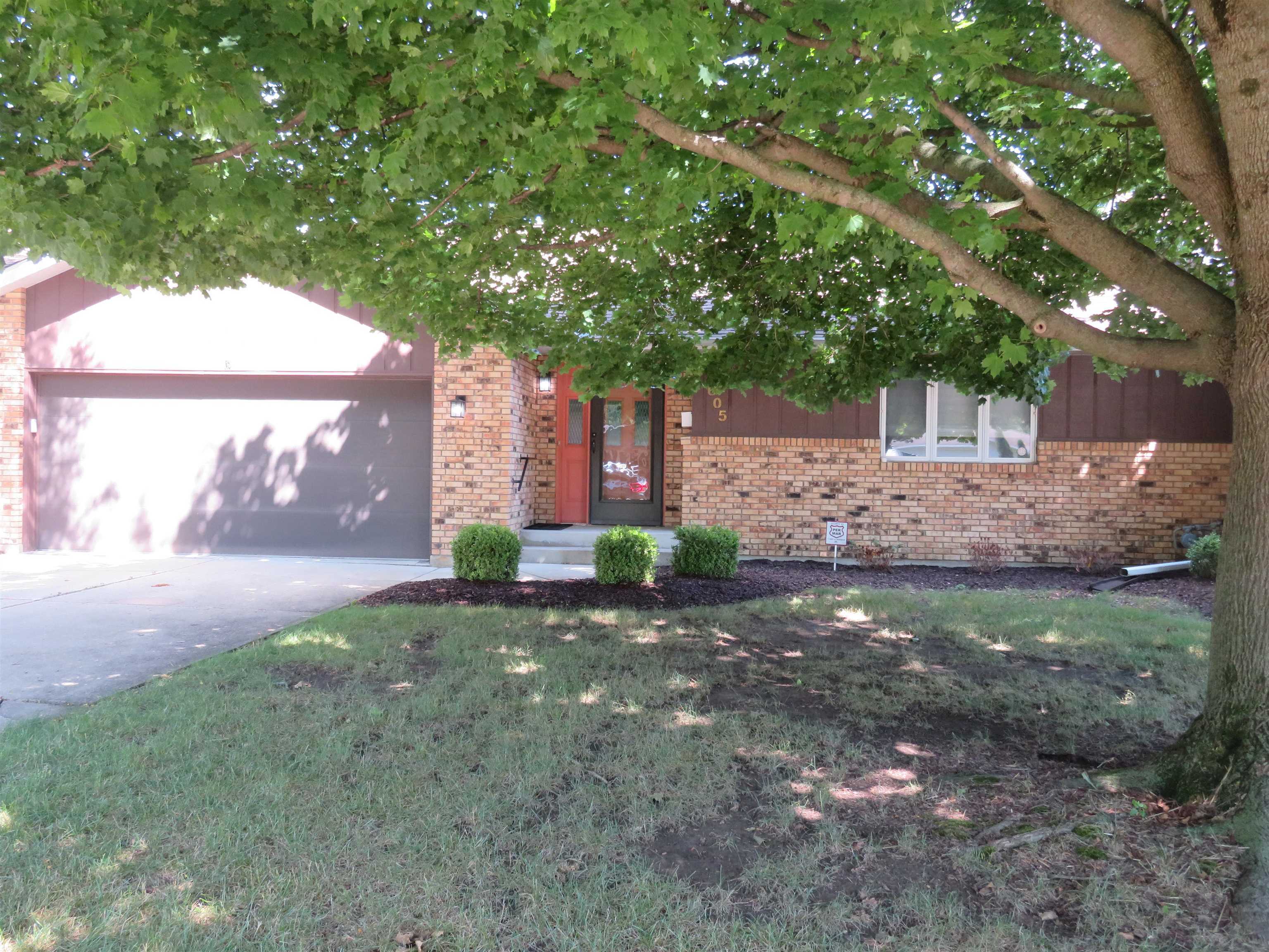 Property Photo:  605 Alamo Drive  IL 61032 