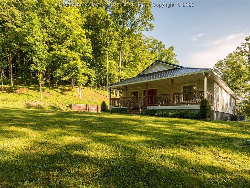 40 Shamber Forest  Hamlin WV 25523 photo