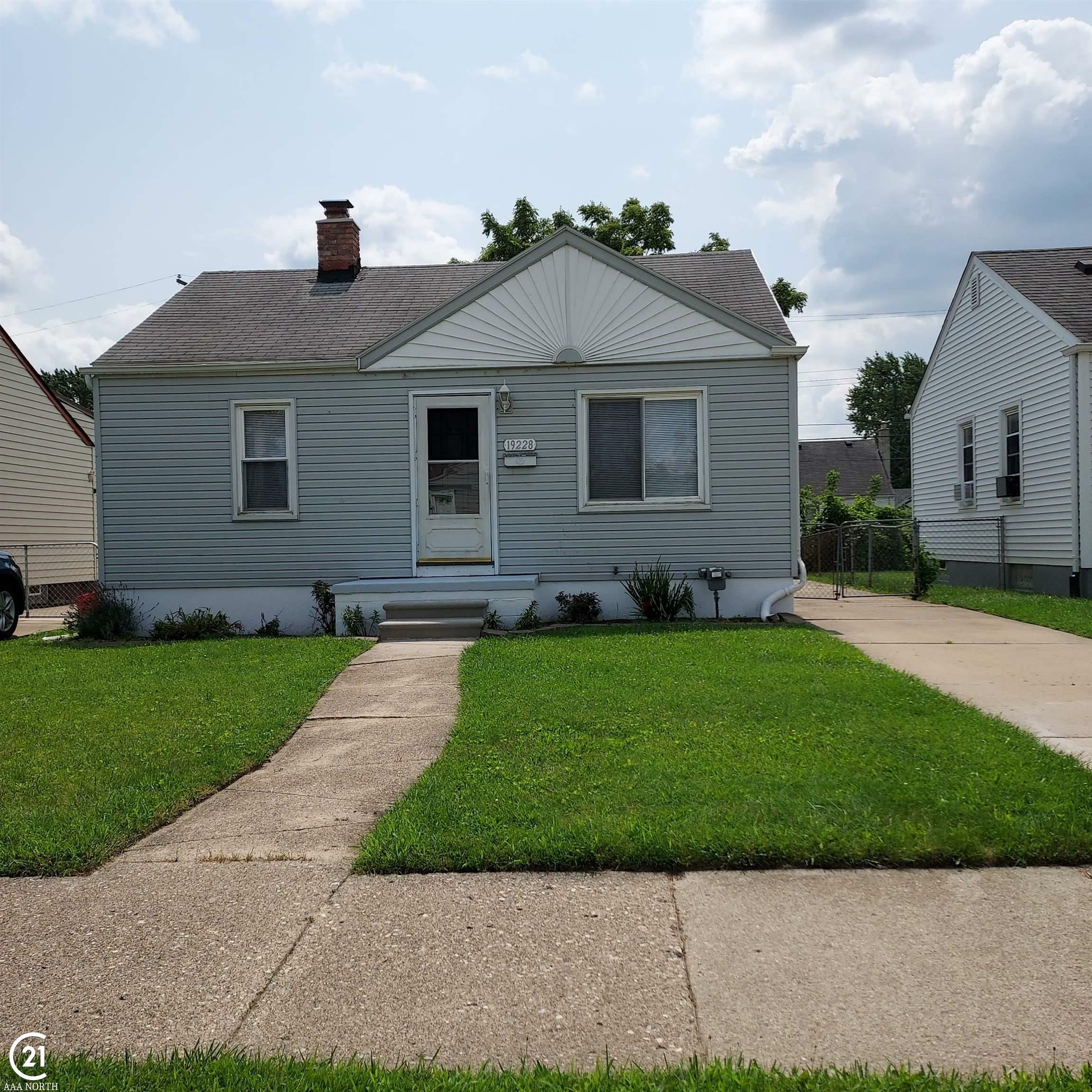 Property Photo:  19228 Eastland  MI 48066 