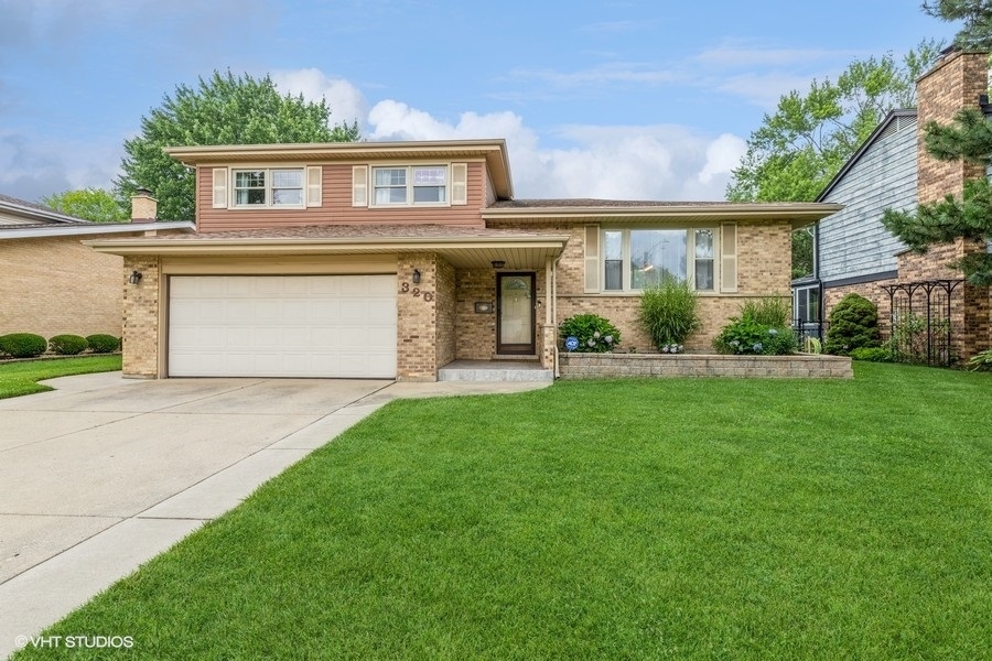 Property Photo:  320 N Marcella Road  IL 60056 