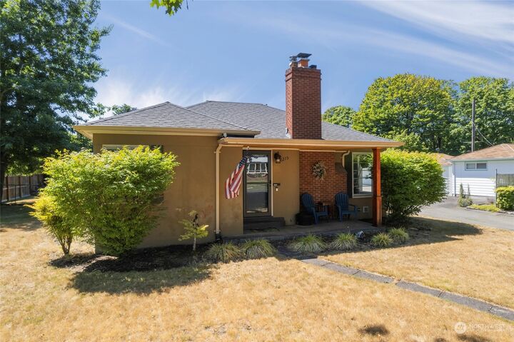 Property Photo: 2215 Olympia Way WA 98632