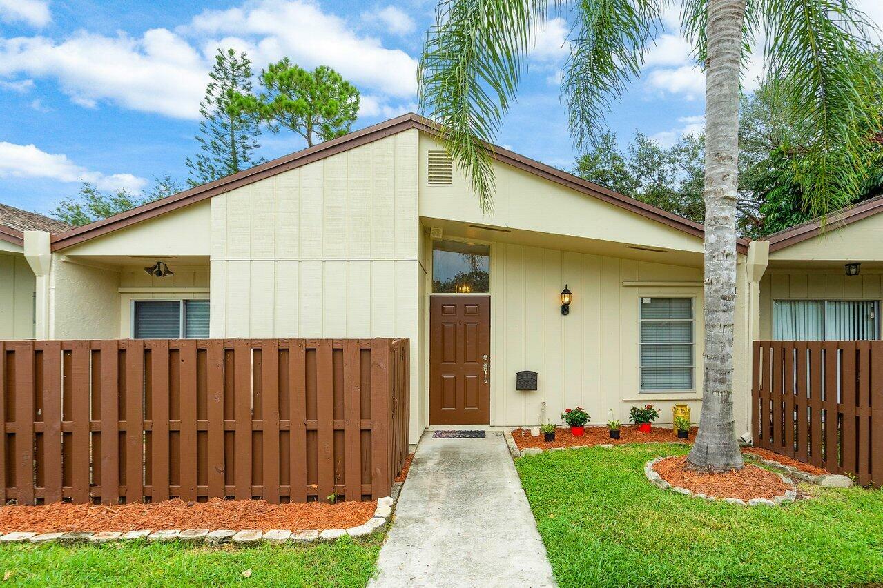 Property Photo:  22543 Vistawood Way  FL 33428 