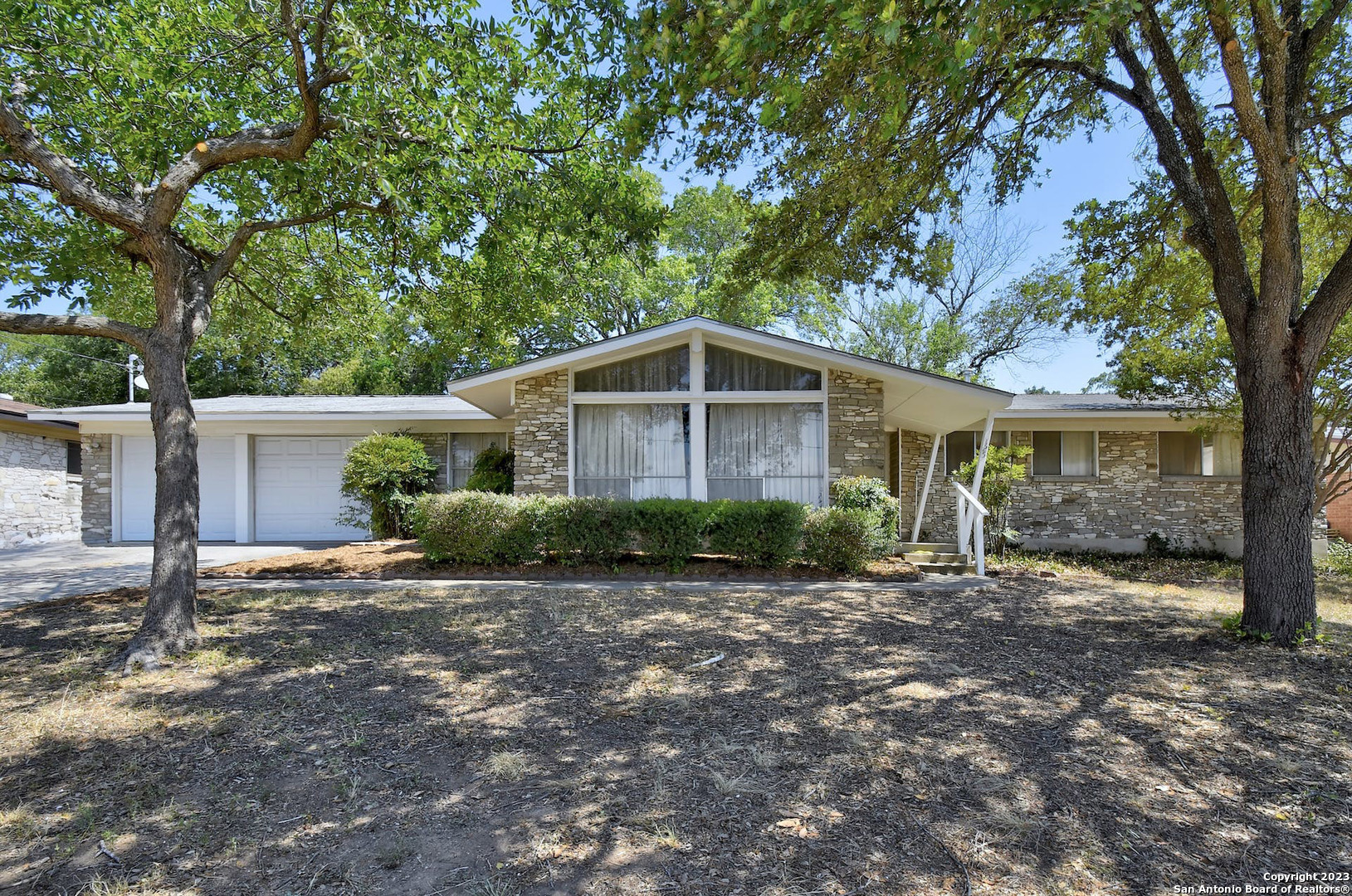 Property Photo:  125 Young Ave  TX 78148 