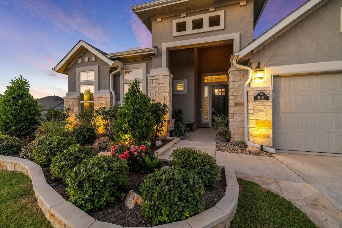 Property Photo:  801 Karst Cove  TX 78628 