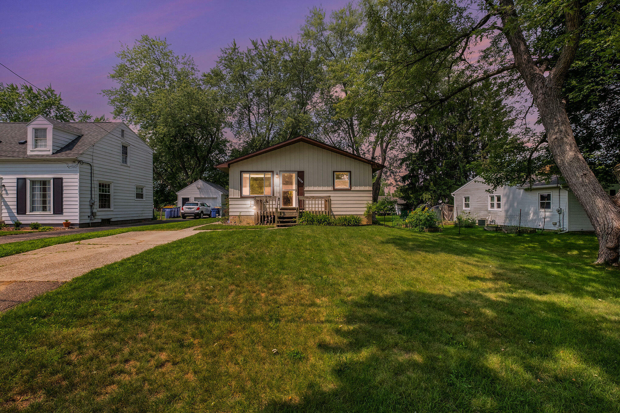 Property Photo:  1239 Fay Avenue NW  MI 49504 