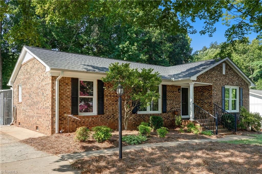 Property Photo: 3901 Derbyshire Drive NC 27410
