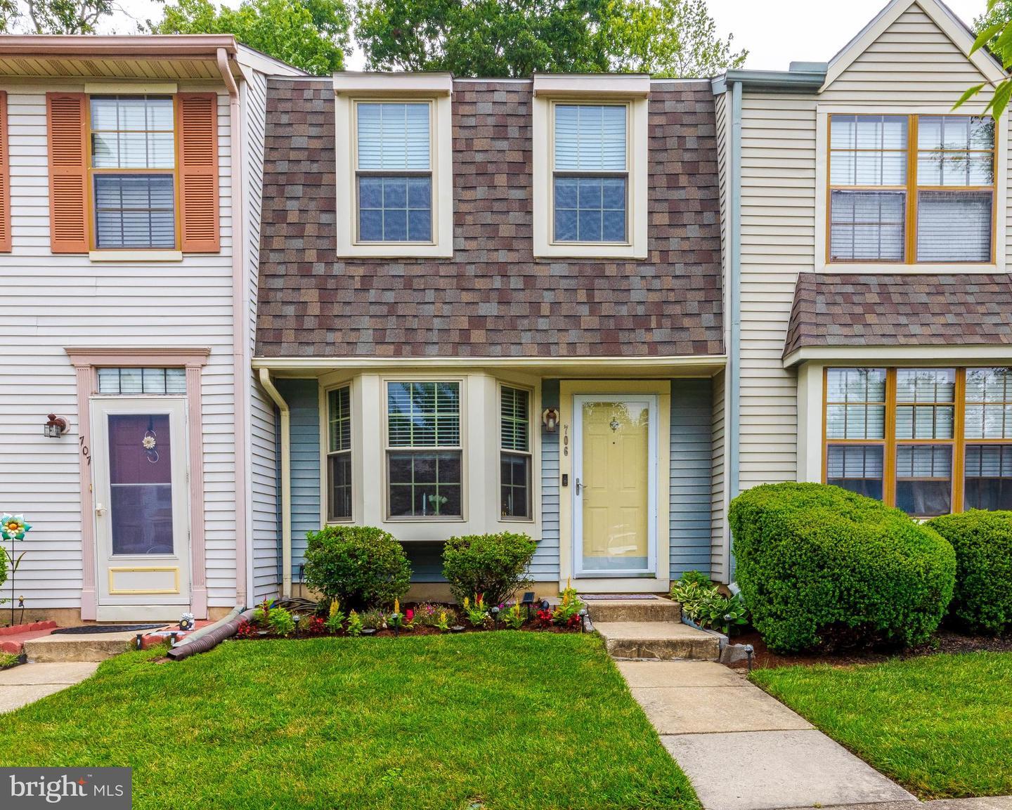 Property Photo: 706 Garrison Court NJ 08051