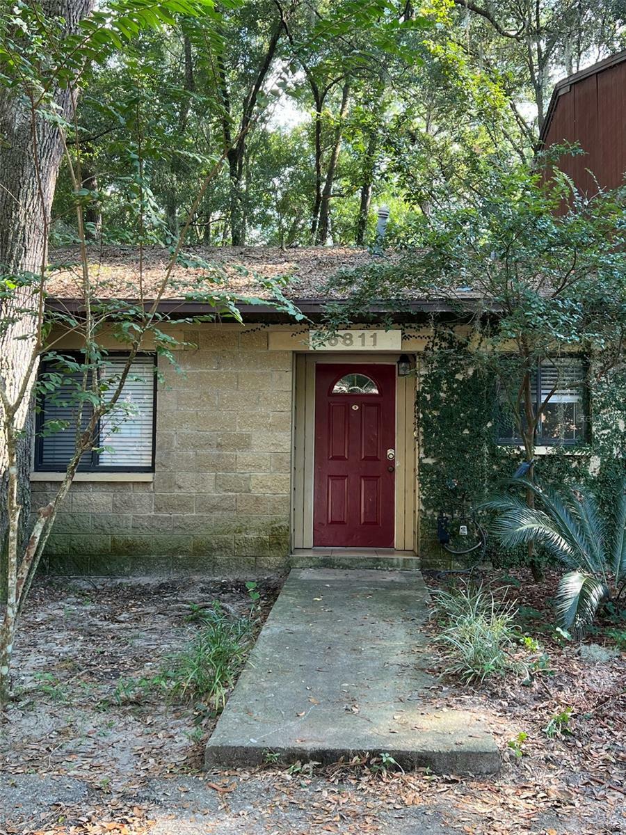 Property Photo:  6811 SW 46th Avenue  FL 32608 