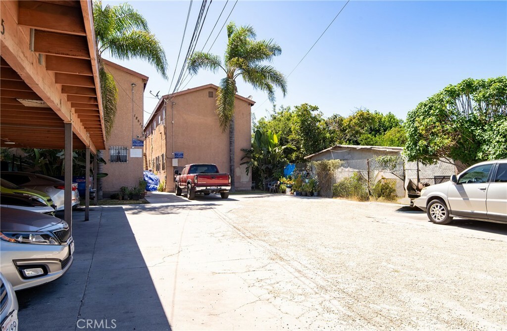 Property Photo:  12517 S Willowbrook Avenue  CA 90222 