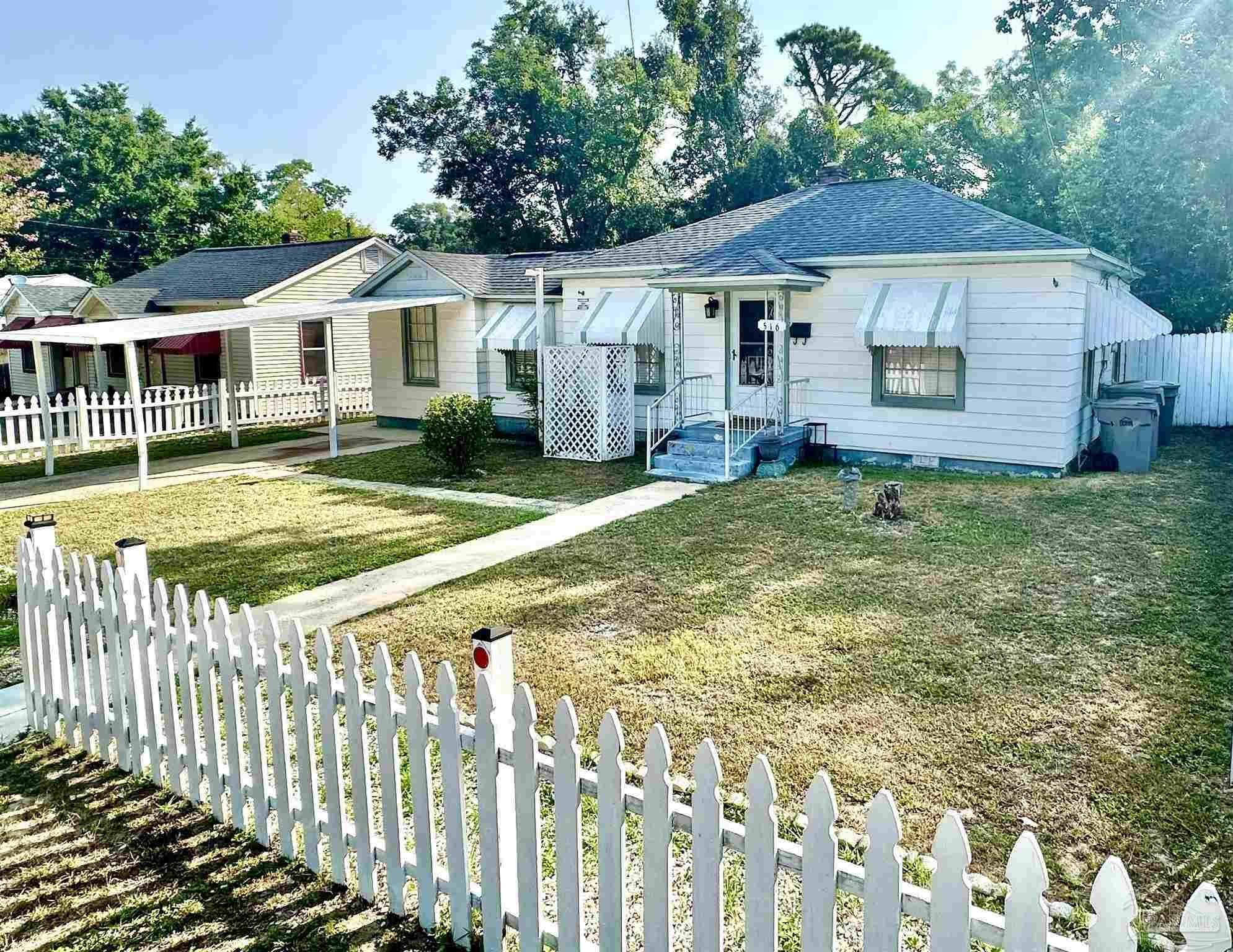 Property Photo:  516 Fitzgerald St  FL 32505 