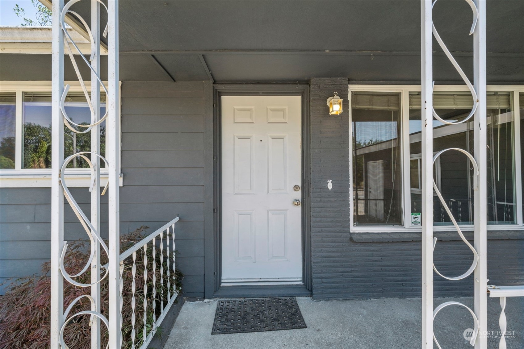 Property Photo: 9425 S Yakima WA 98444