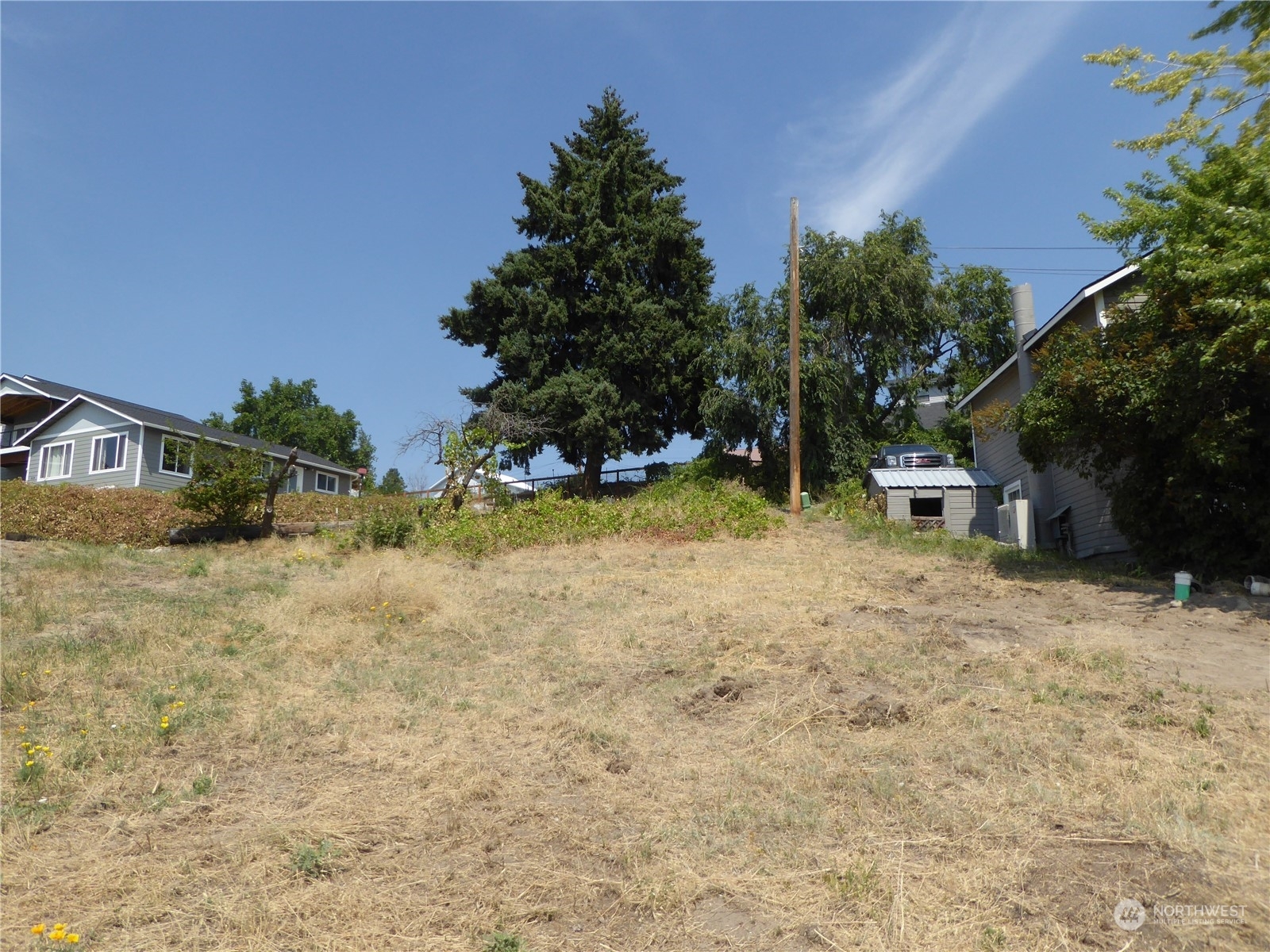 Property Photo: 575 Wapato Way WA 98831