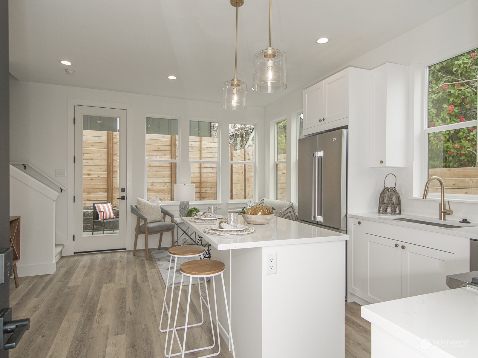 Property Photo: 5932 A 44th Avenue SW WA 98136
