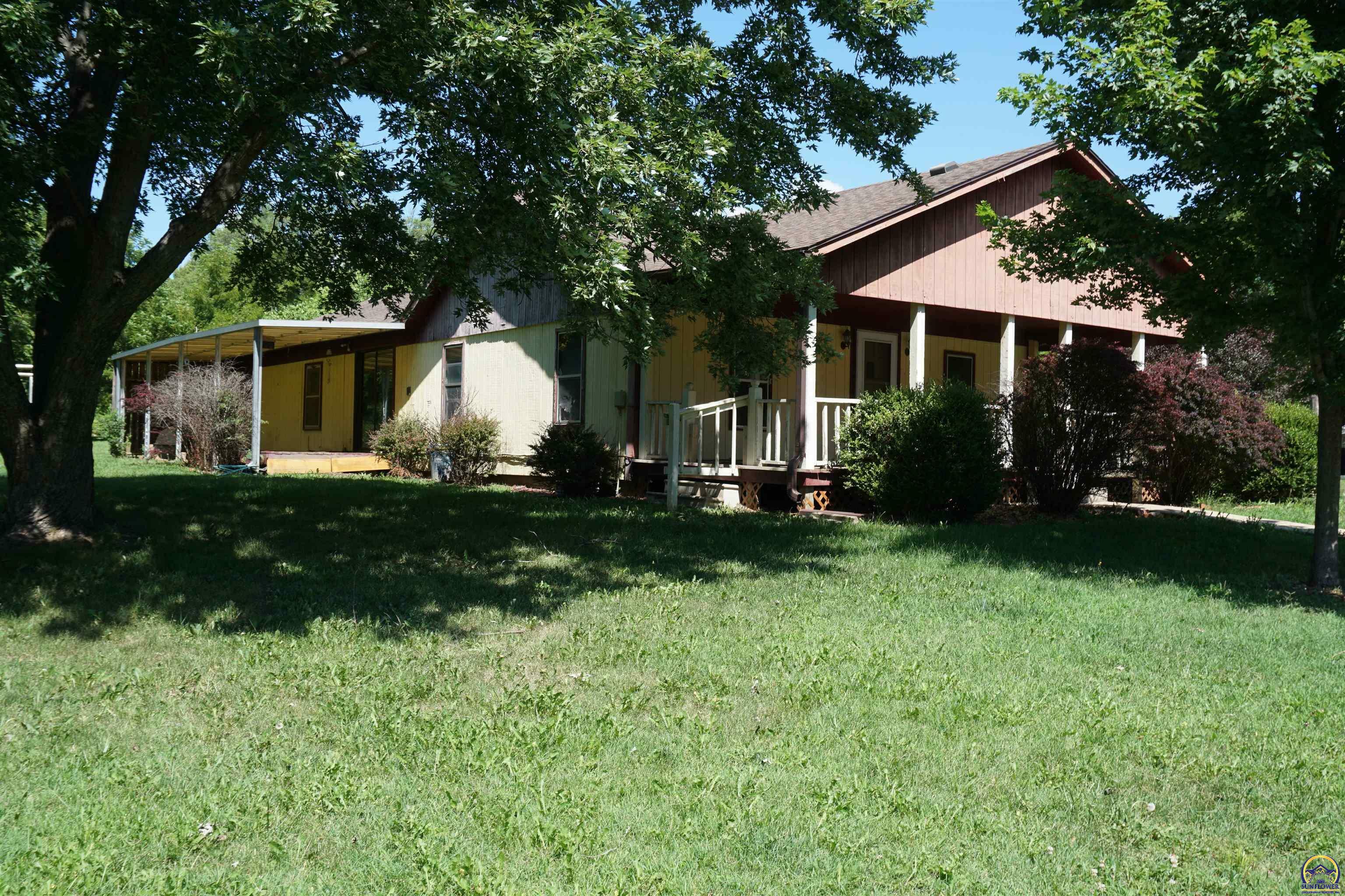 Property Photo: 203 S 1st St KS 66414