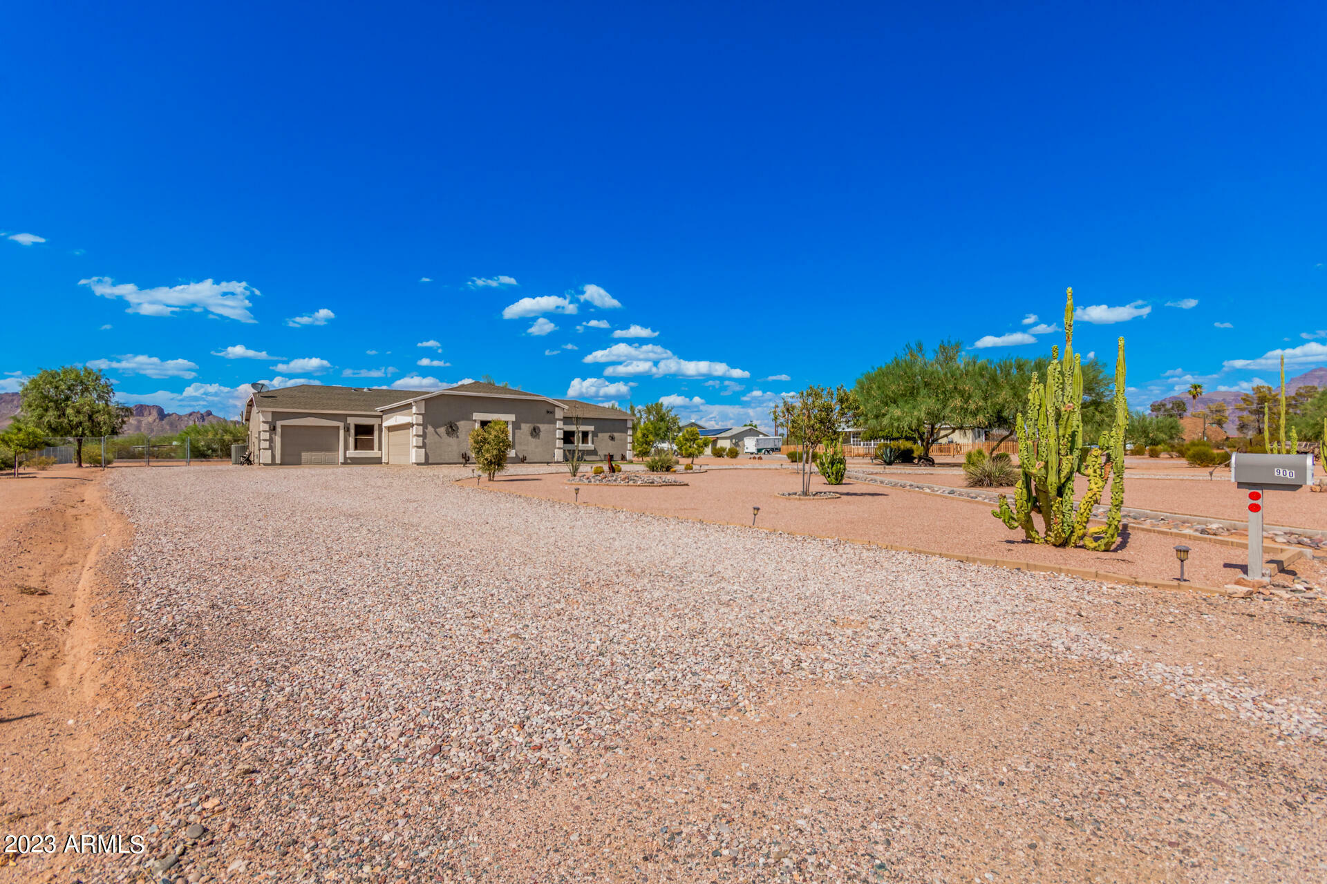 Property Photo:  900 W Tepee Street  AZ 85120 