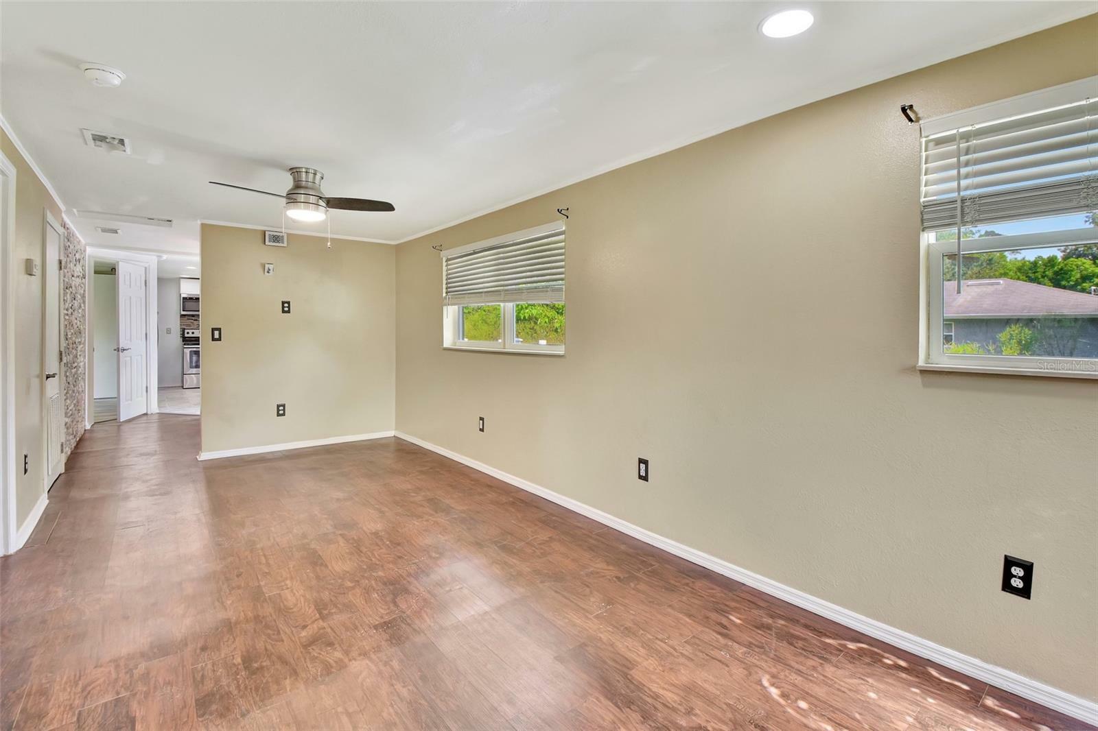 Property Photo:  920 S Parsons Avenue  FL 32720 